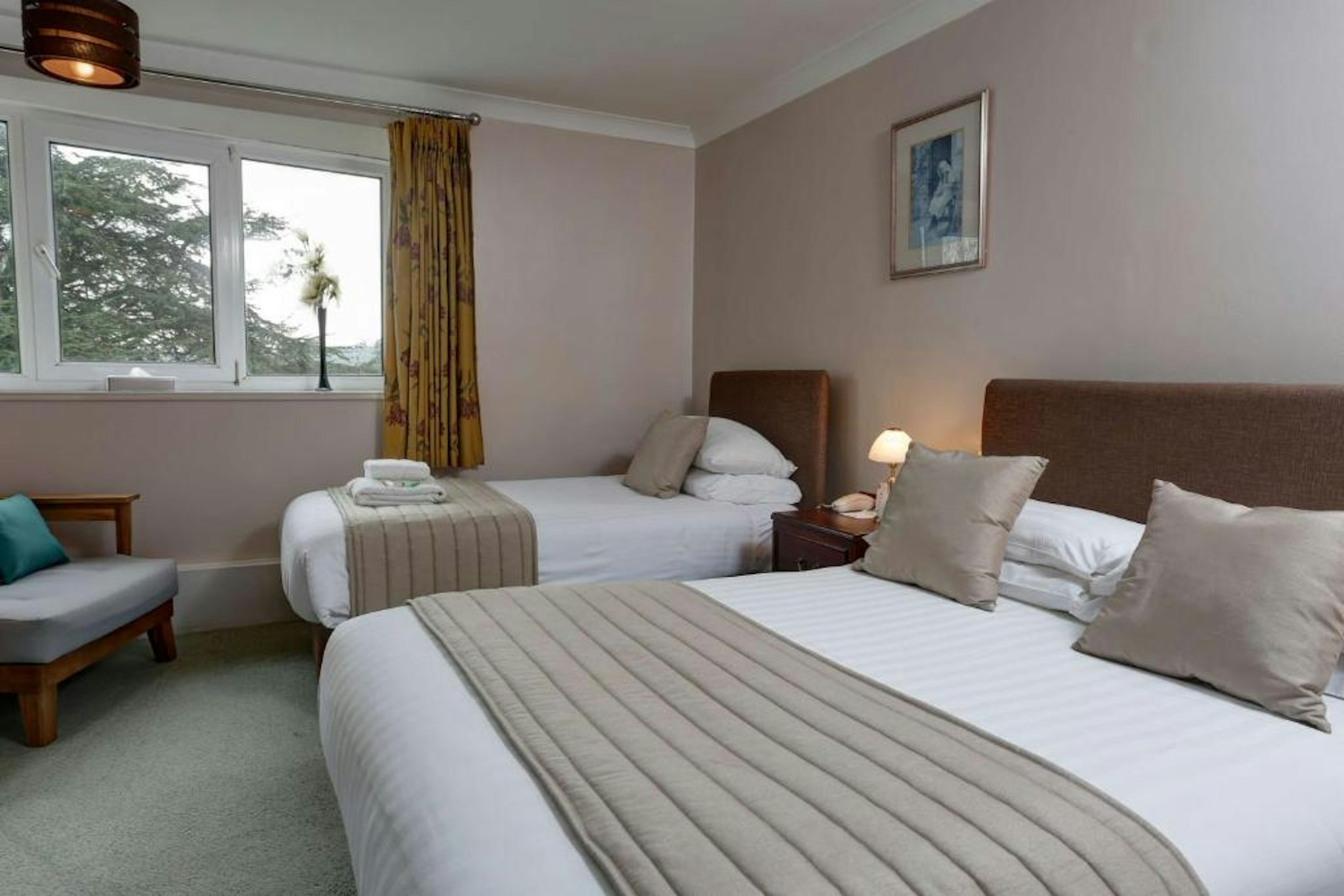 Oaklands Hotel 5/40
