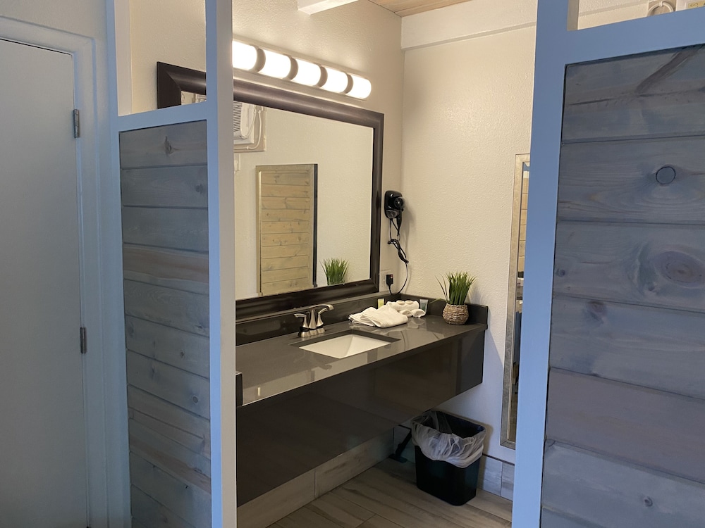 Gulf Coast Inn 38/50