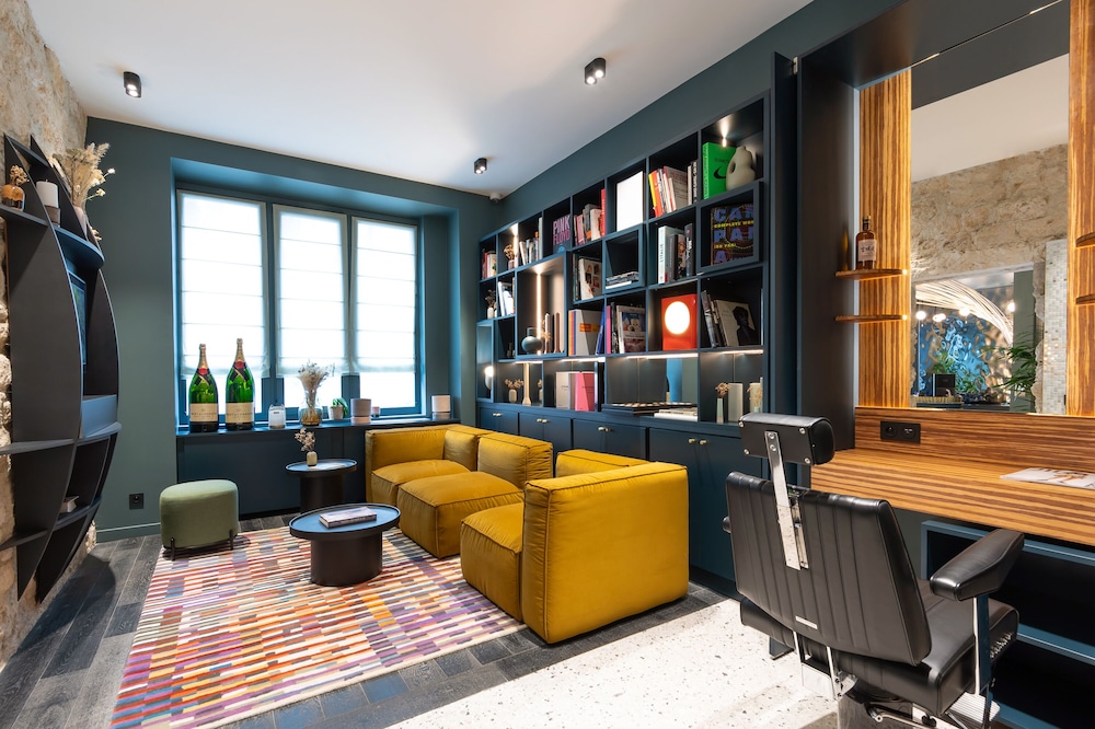 Hotel Amoi Paris 42/50