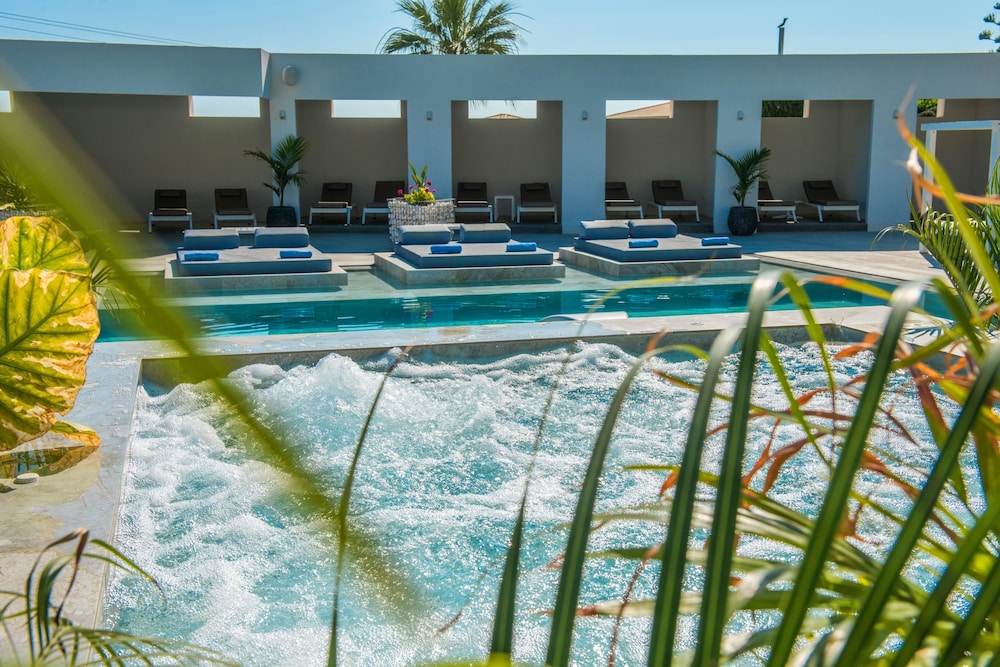 Matheo Hotel Villas & Suites 24/49