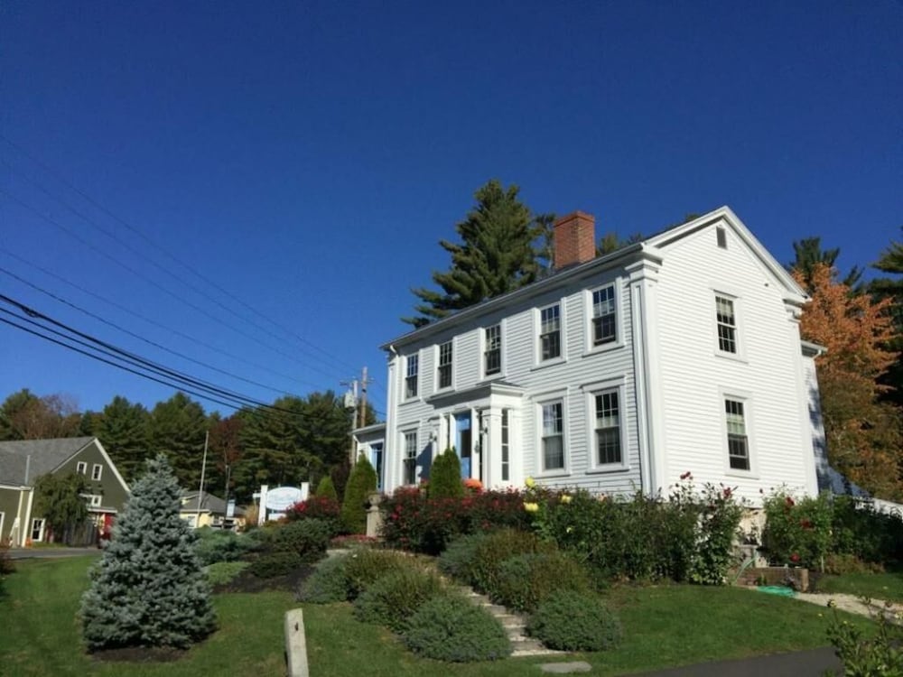 2 River Road Inn & Cottages 6/50