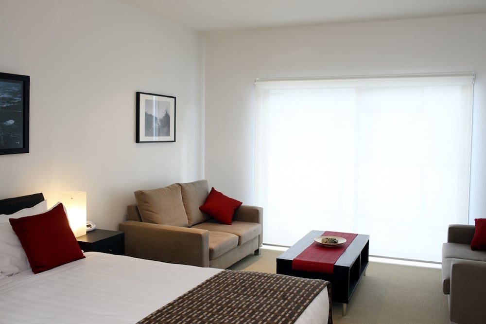 The Waves Serviced Apartments 35/52