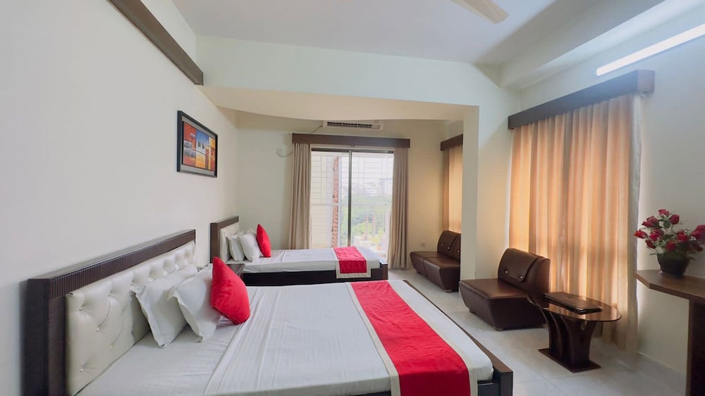 Hotel Grand Circle Inn 24/60