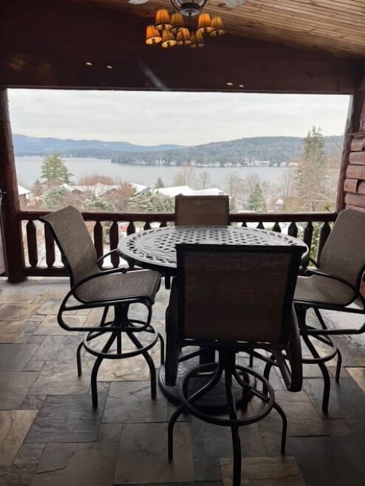 The Lodges at Cresthaven 15/60