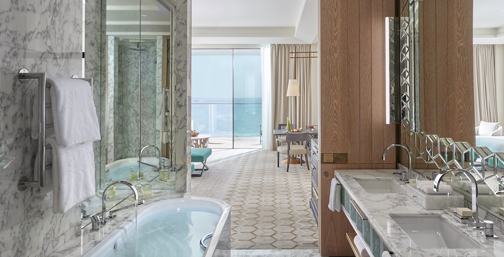 Mandarin Oriental Hotel Jumeira, Dubai 12/60