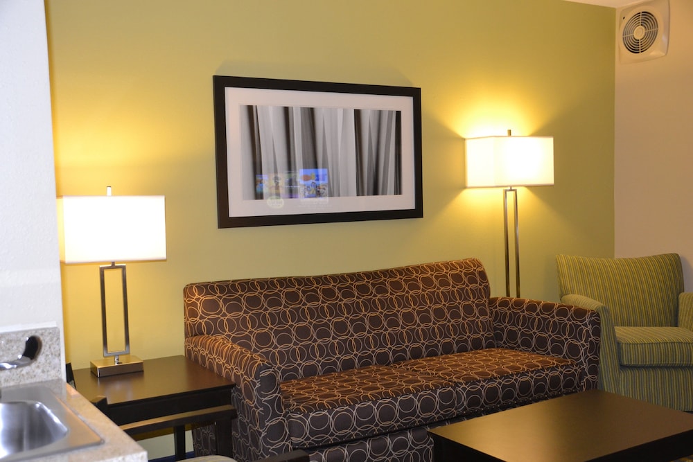 Holiday Inn Express & Suites Bloomington - Normal, an IHG Hotel 27/69
