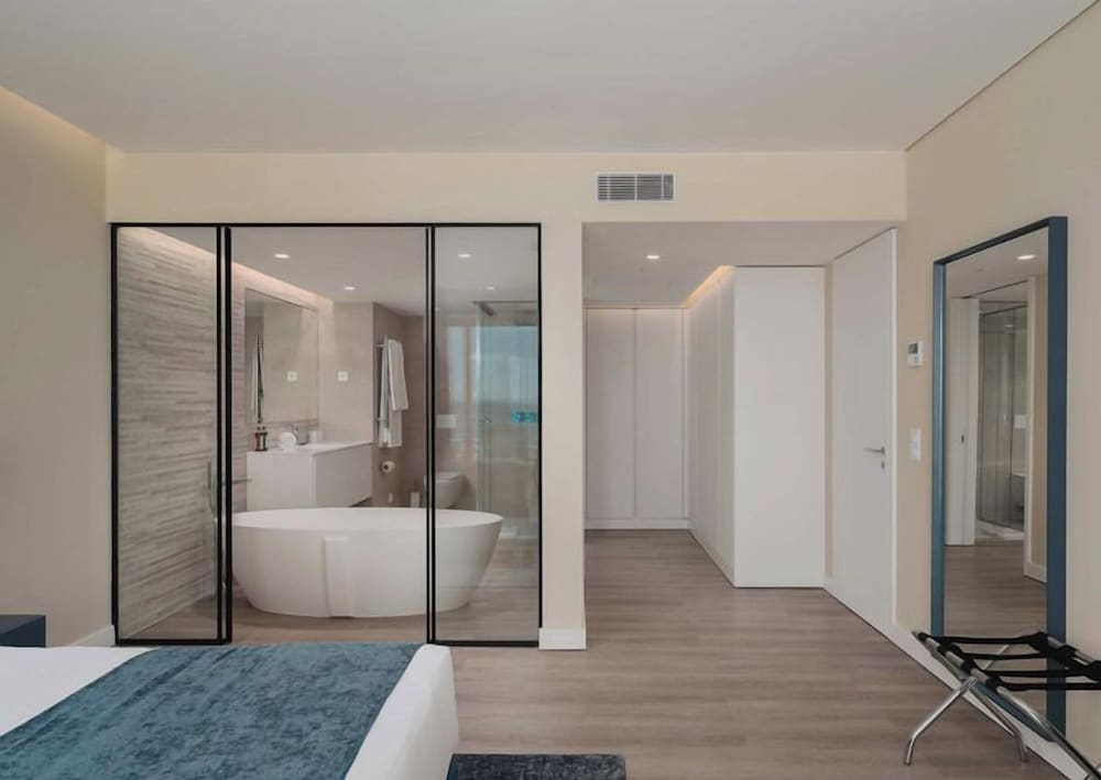 Dom Pedro Residences 8/22