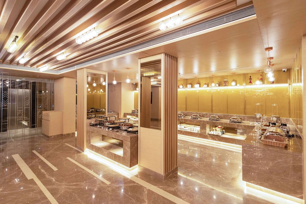 Golden Tulip Bhopal 23/50