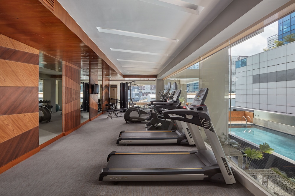 F1 Hotel Manila BGC 36/65