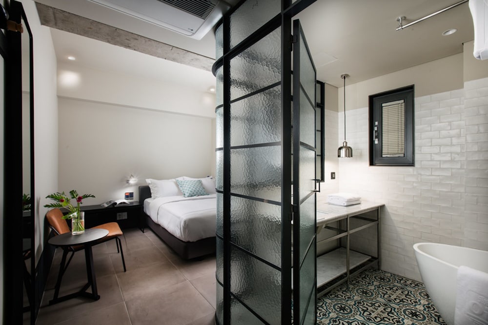 Oia Hotel 48/50