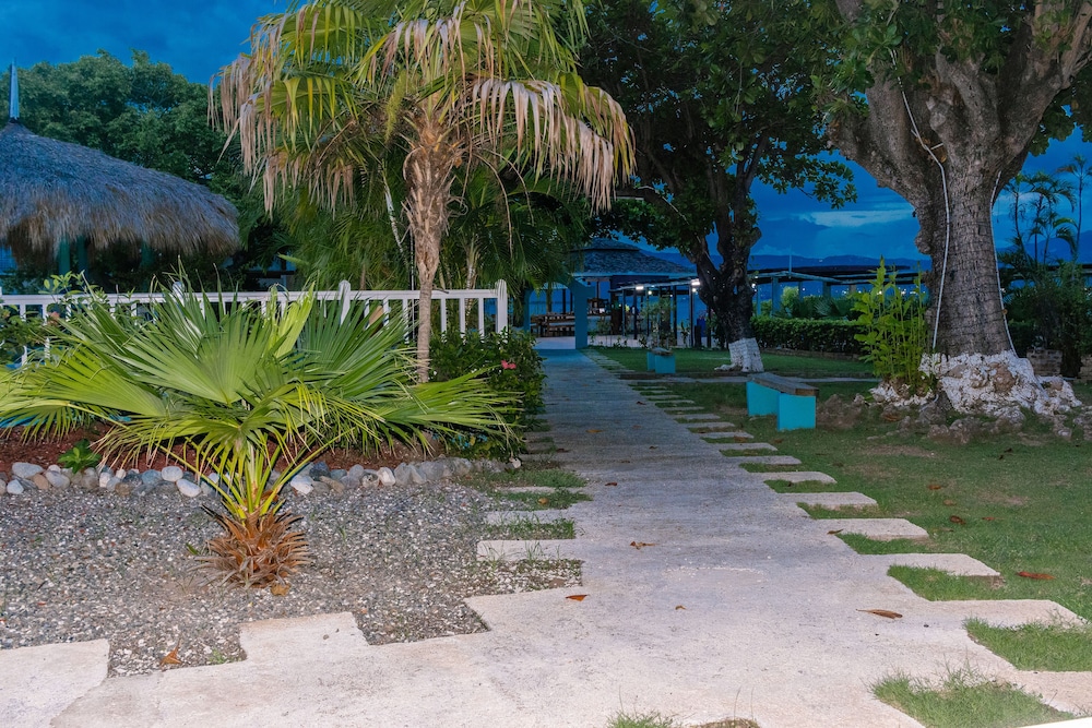 The Grand Port Royal Hotel Ex Morgans Harbour Hotel Marina Port Royal 47/55