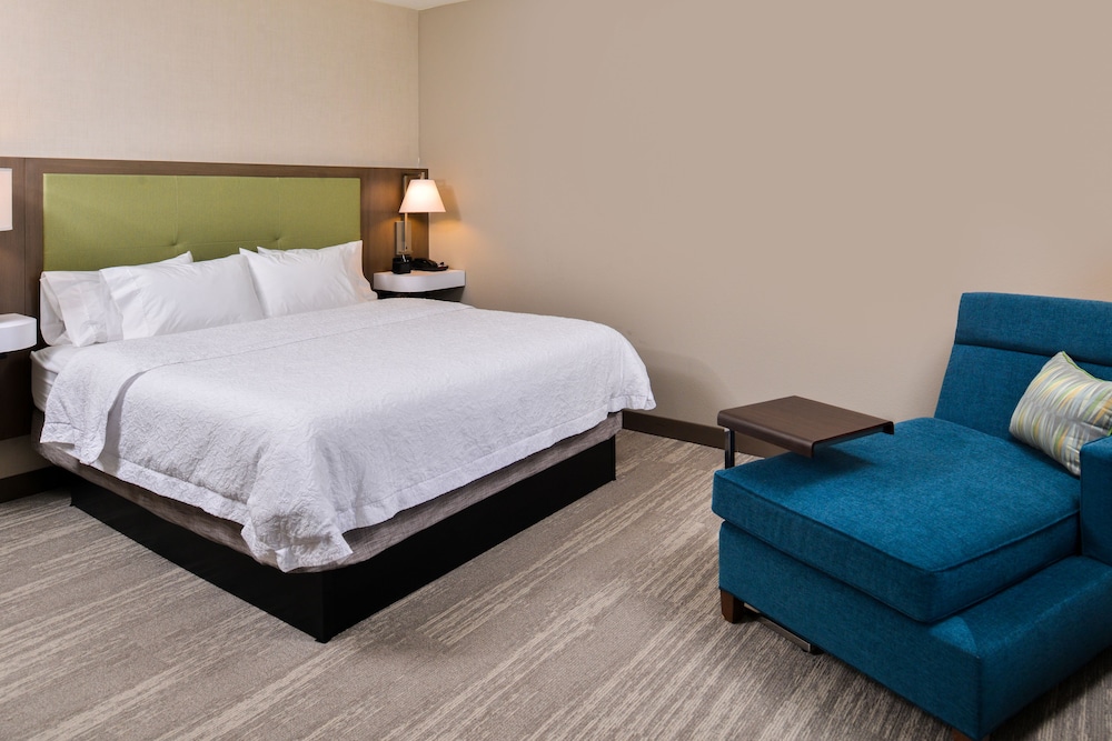 HAMPTON INN BY HILTON OMAHA AIRPORT, IA 17/27