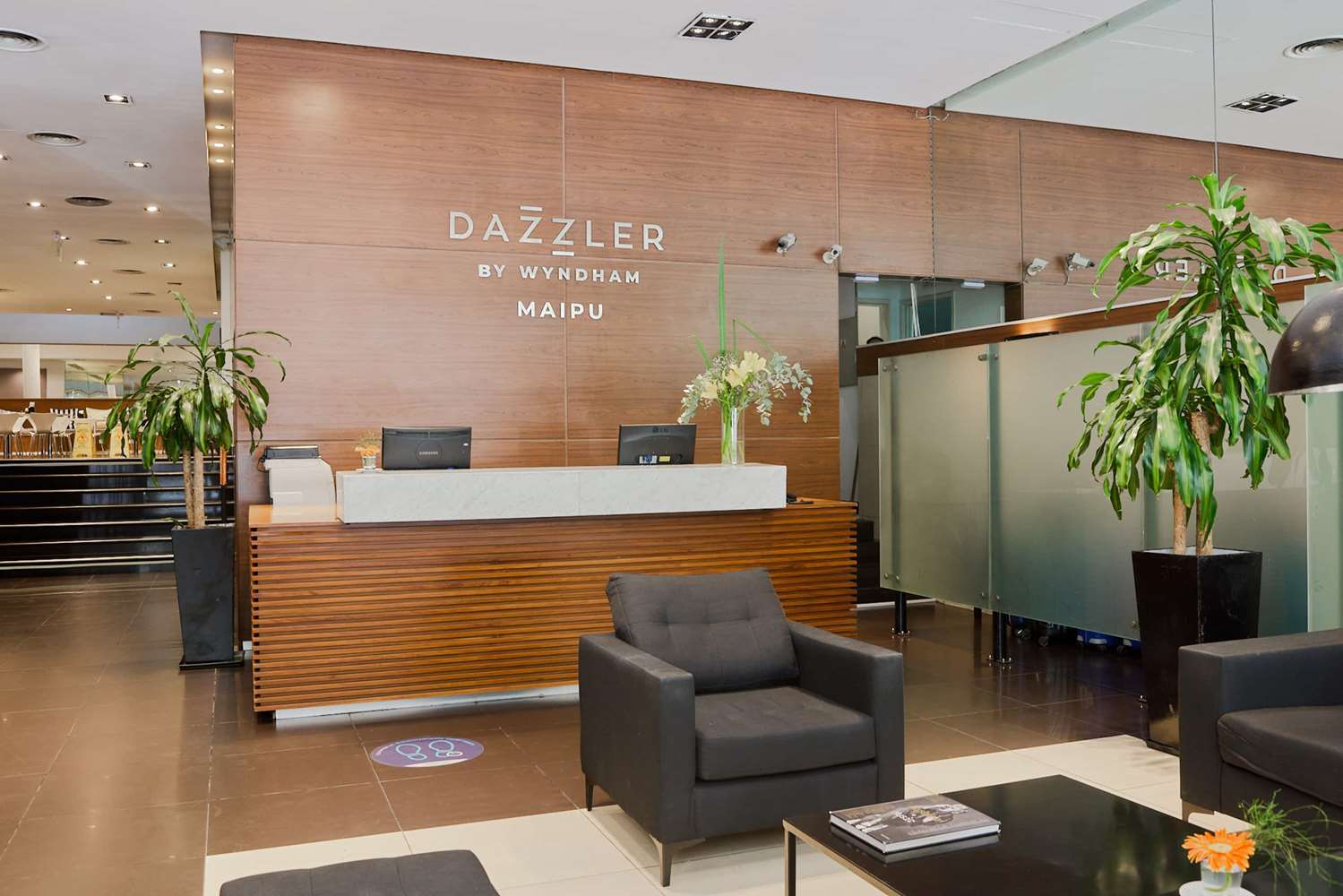 Dazzler by Wyndham Buenos Aires Maipu 8/76