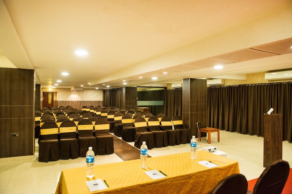 Hotel Bangalore Gate 60/81