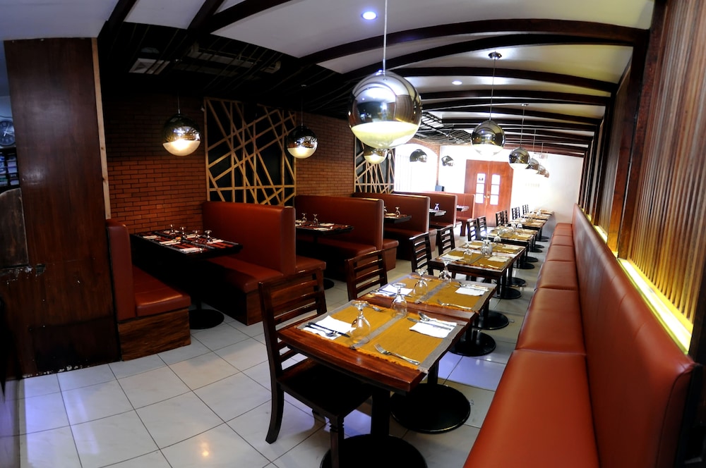 Vigan Plaza Hotel 62/71