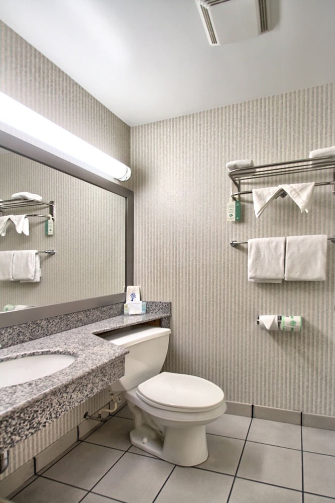 Quality Inn Enola - Harrisburg 25/60