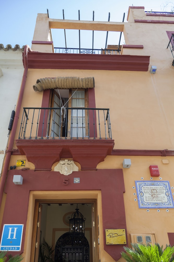 La Casa Del Maestro Boutique 1/50