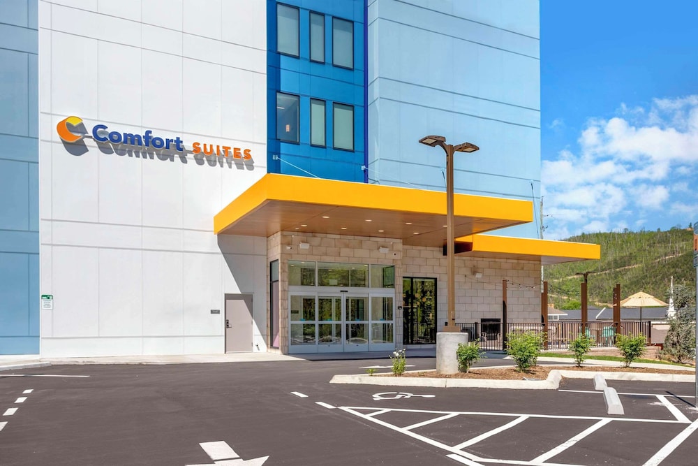 Comfort Suites Gatlinburg Downtown-Convention Center 8/60