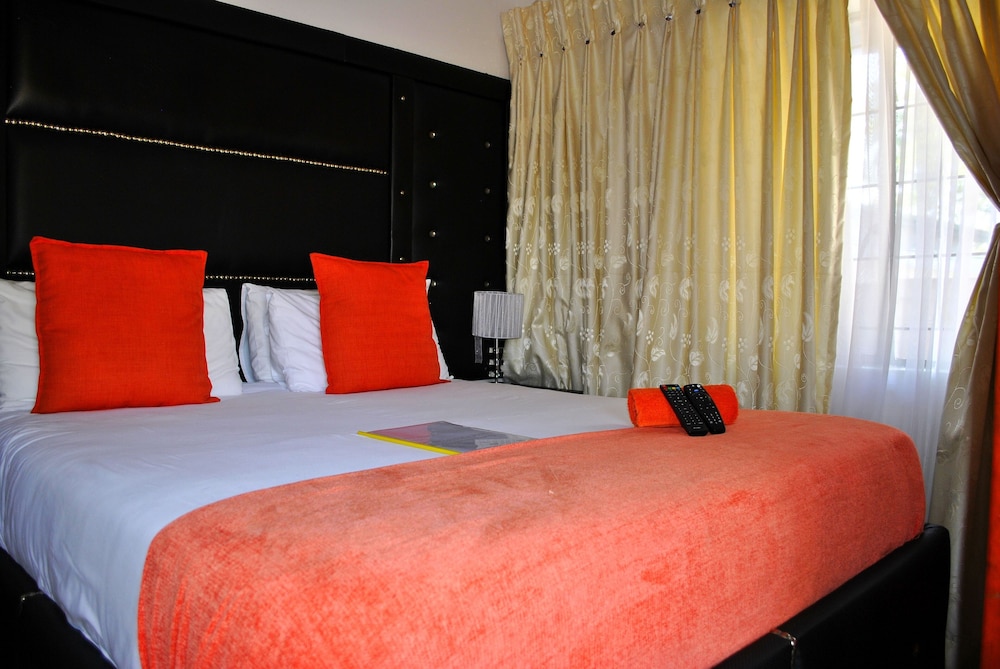Lapologa Bed And Breakfast 4/34