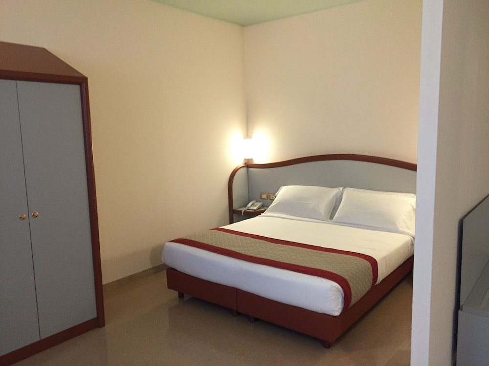 Hotel Verdi 5/23
