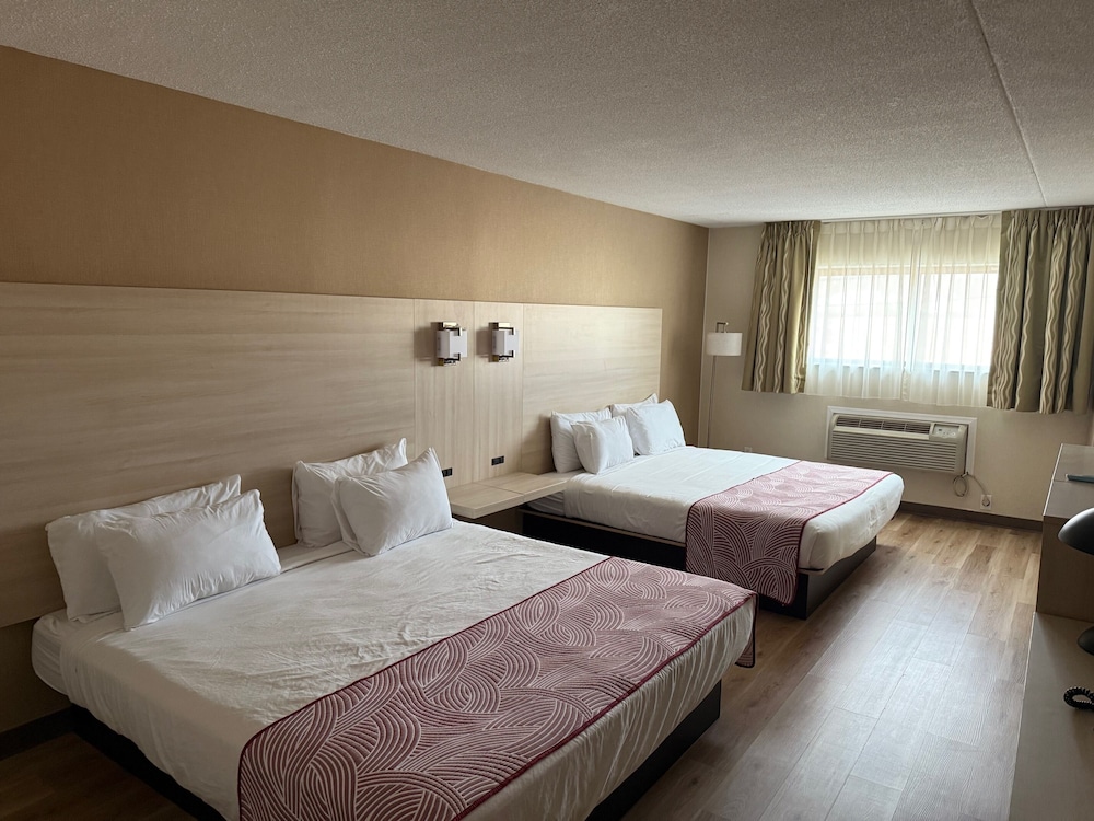 The Floral Park Motor Lodge 25/56