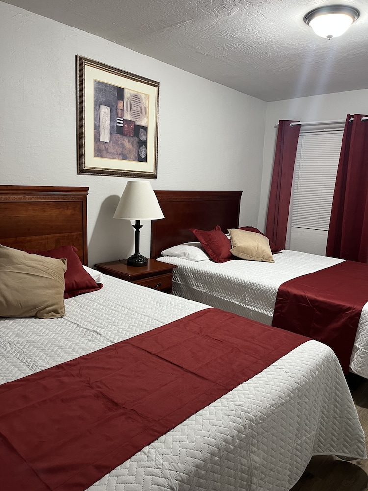 Arizona 9 Motor Hotel 16/28