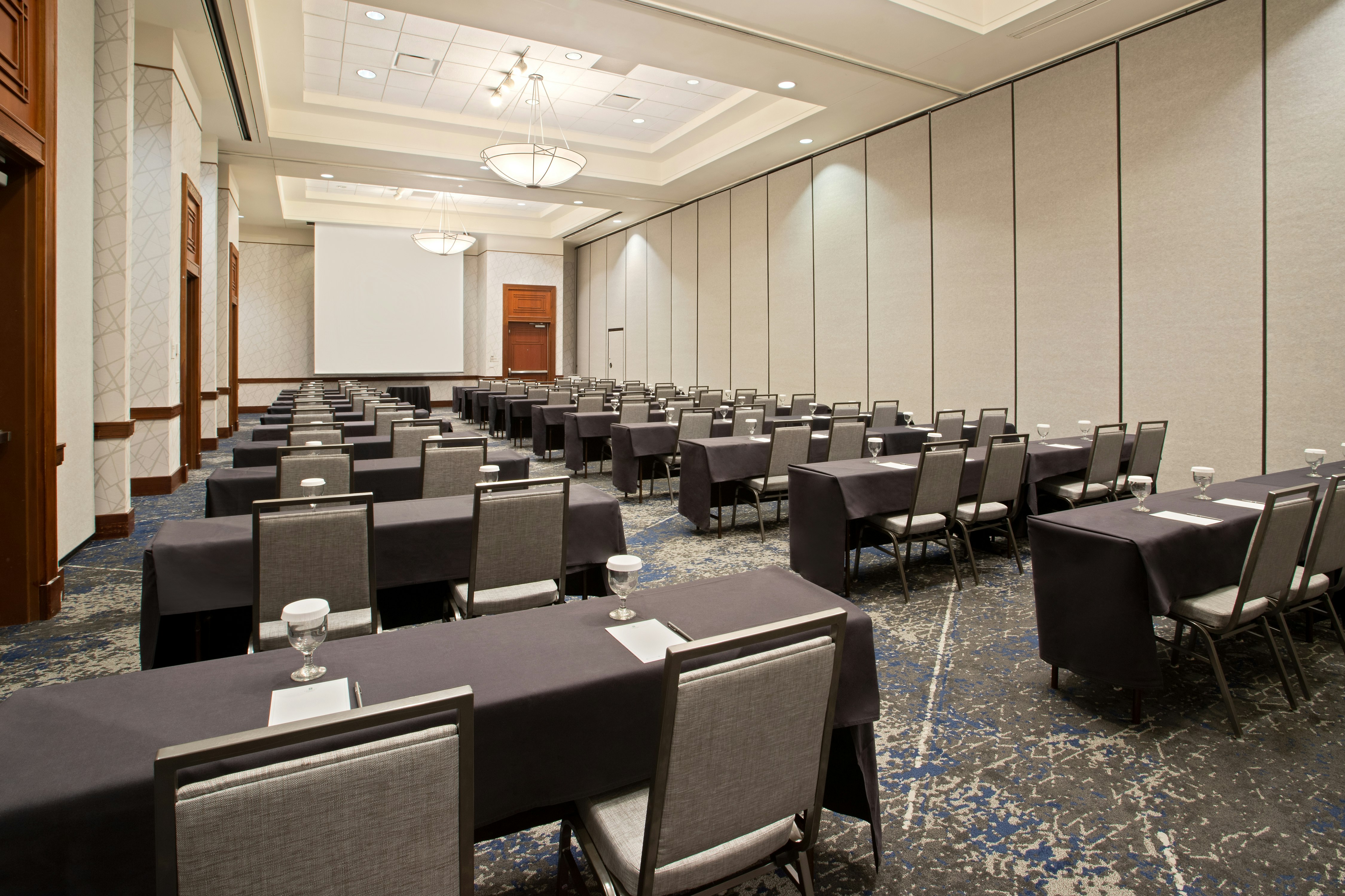 Embassy Suites By Hilton Tampa Usf Near Busch Gardens 11/23
