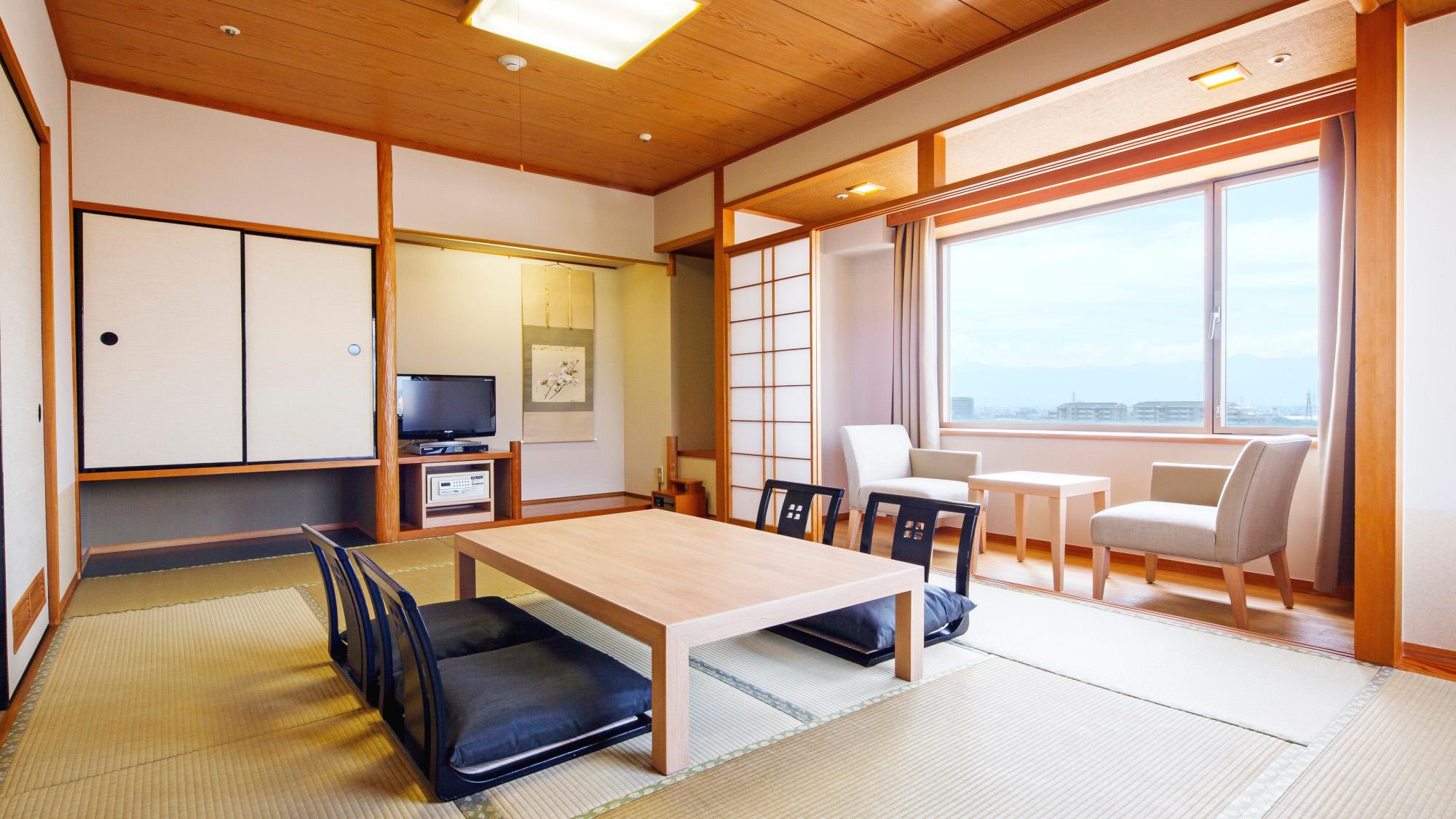 Japanese, Deluxe, Mountain View, Night View, Smoking Type Not Guaranteed
