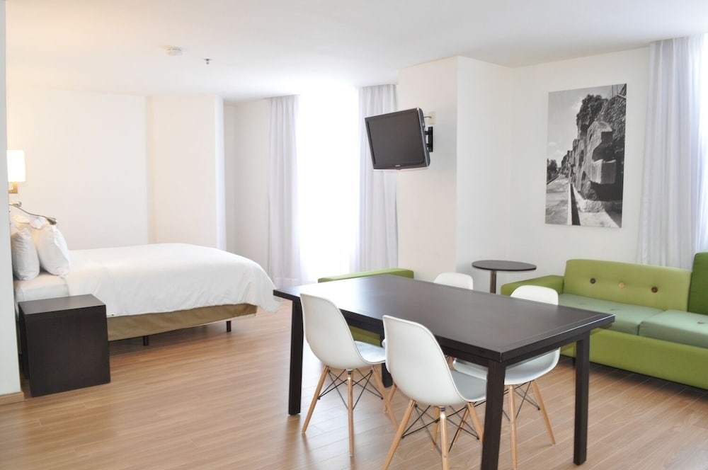 Fiesta Inn Express Naucalpan 36/77