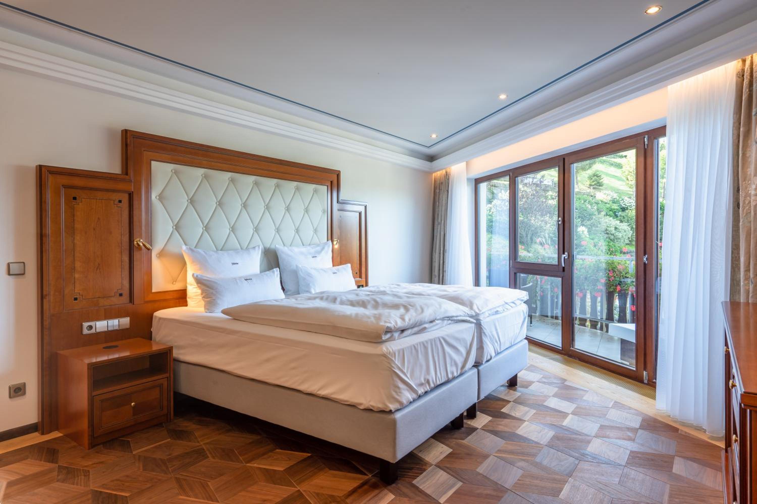 Luxury, Suite, Valley View