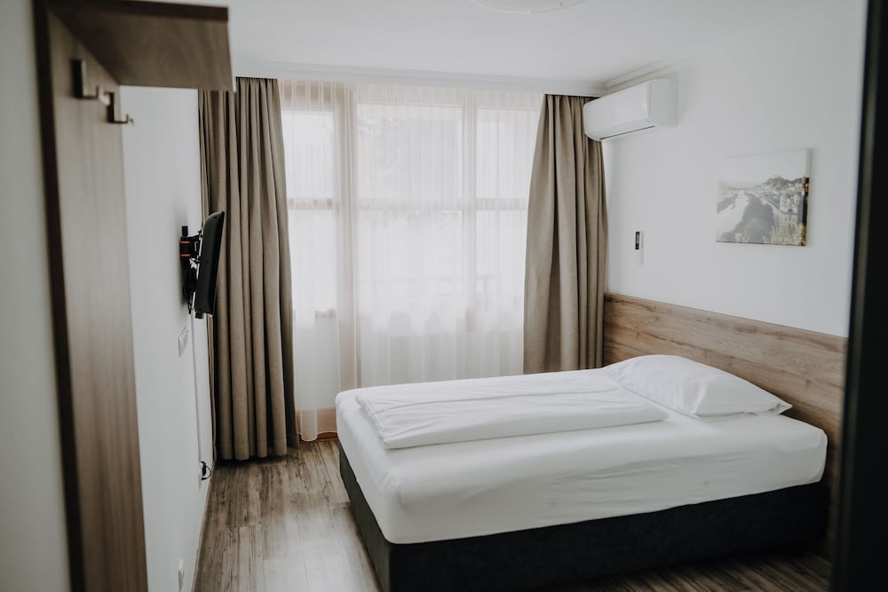 PARKHOTEL BRUNAUER 29/56