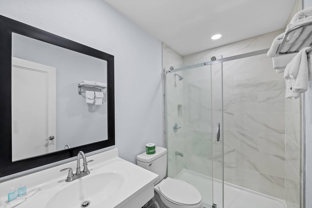 Birchwood Suites 46/50
