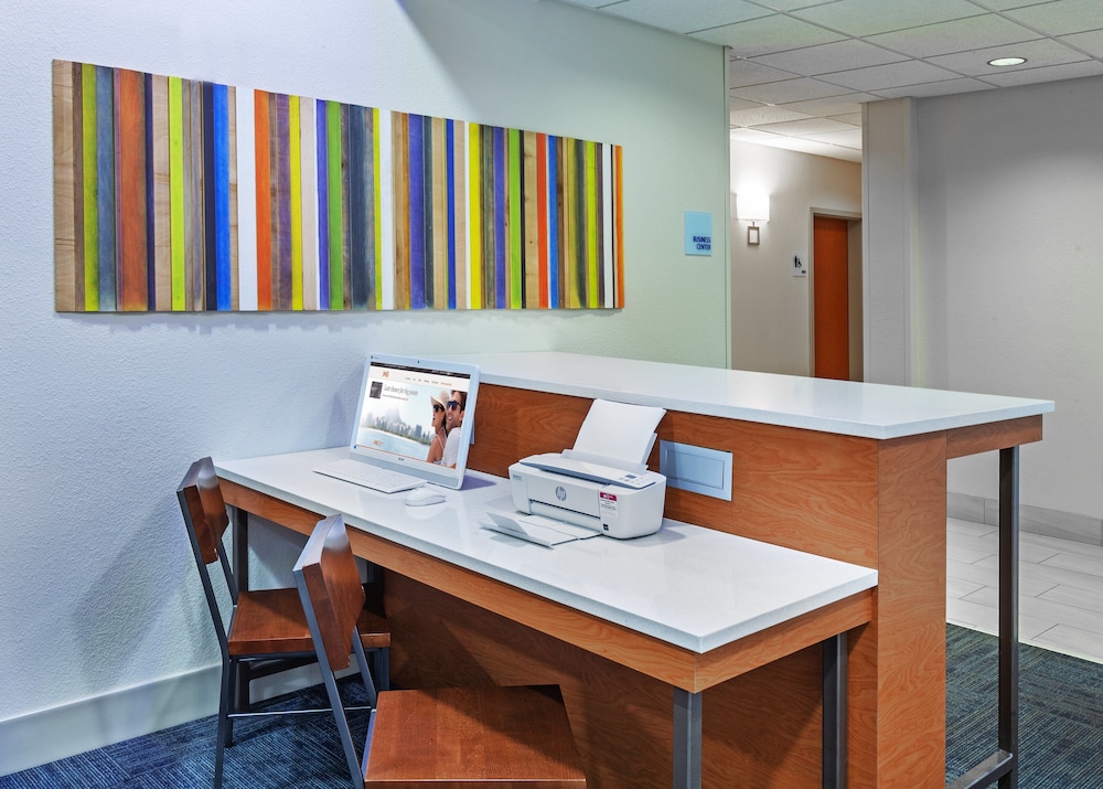 Holiday Inn Express New Orleans East 37/42