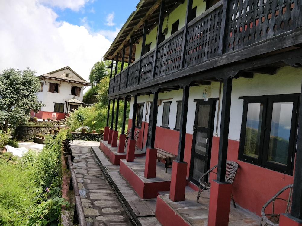 Everest Manla Resort 45/50