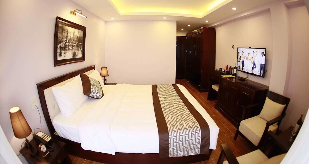 DELUXE, DOUBLE BED