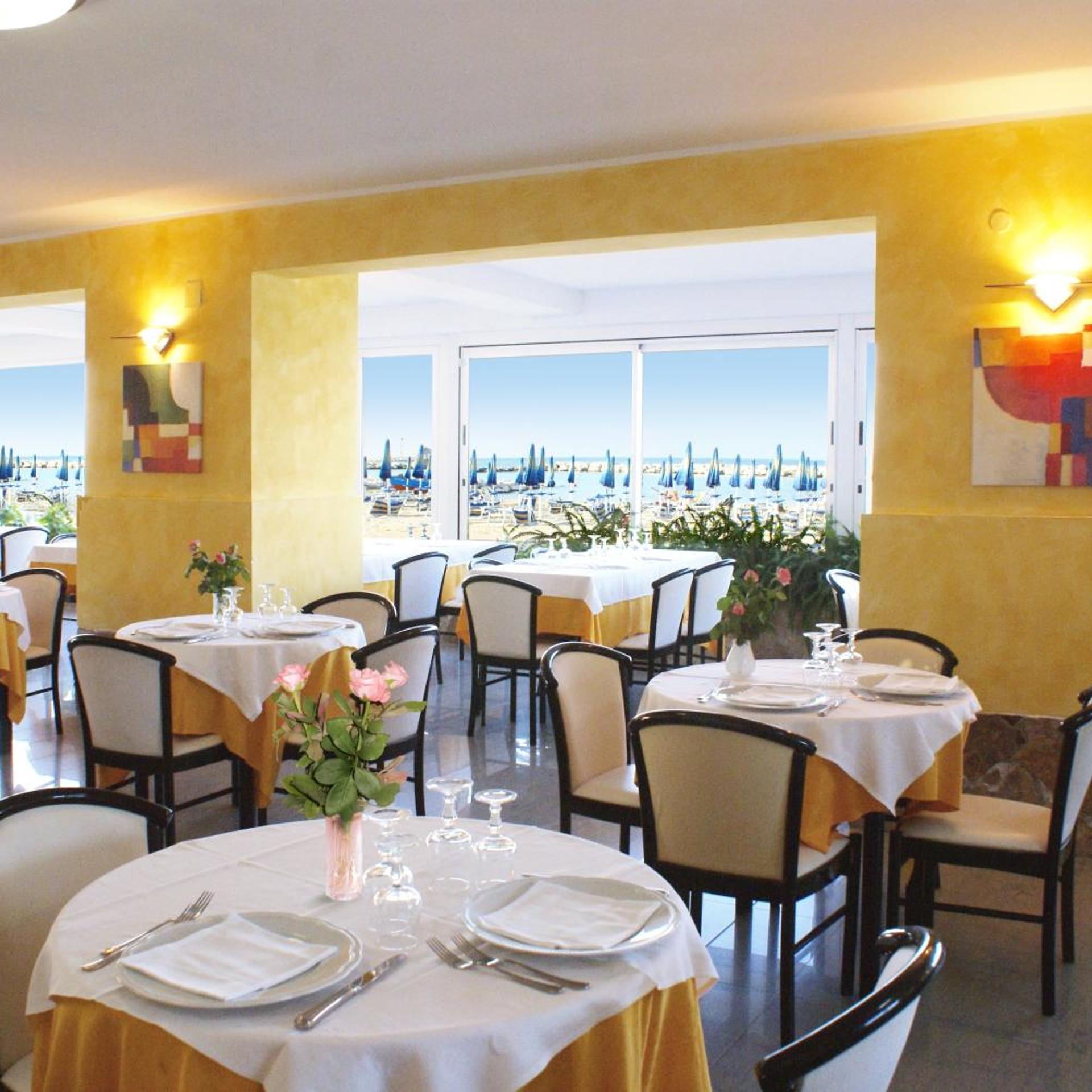 Strand Hotel 21/36