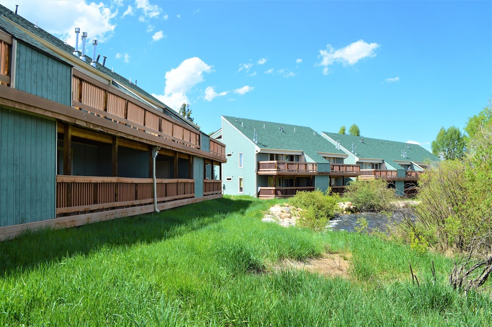 Twin Rivers Condominiums by Alderwood Colorado Management 46/47