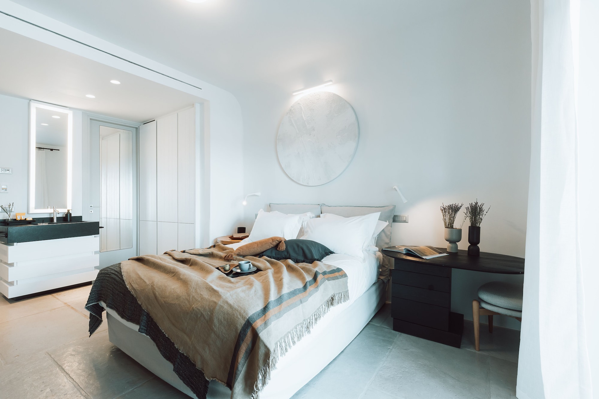 SUPERIOR, KING BED, SEA VIEW, BALCONY