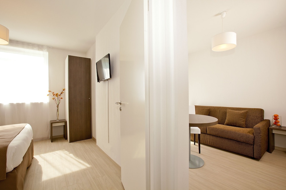 Sejours & Affaires Massy Atlantis 24/33