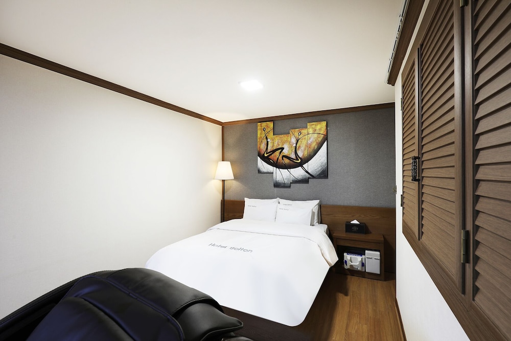Hotel Food & Tour 18/50