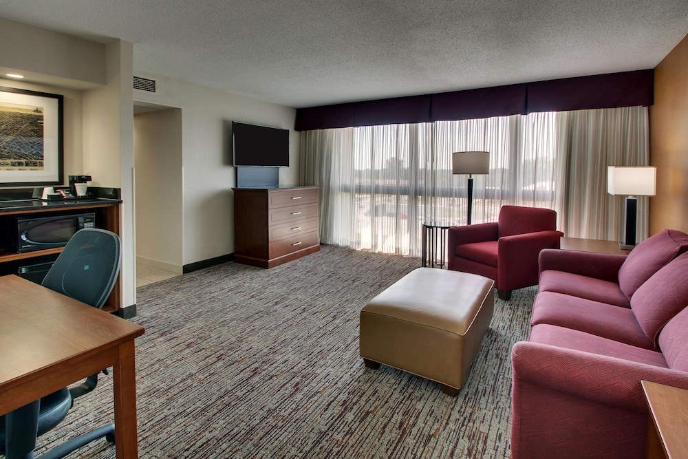 Drury Inn and Suites Evansville East 32/50