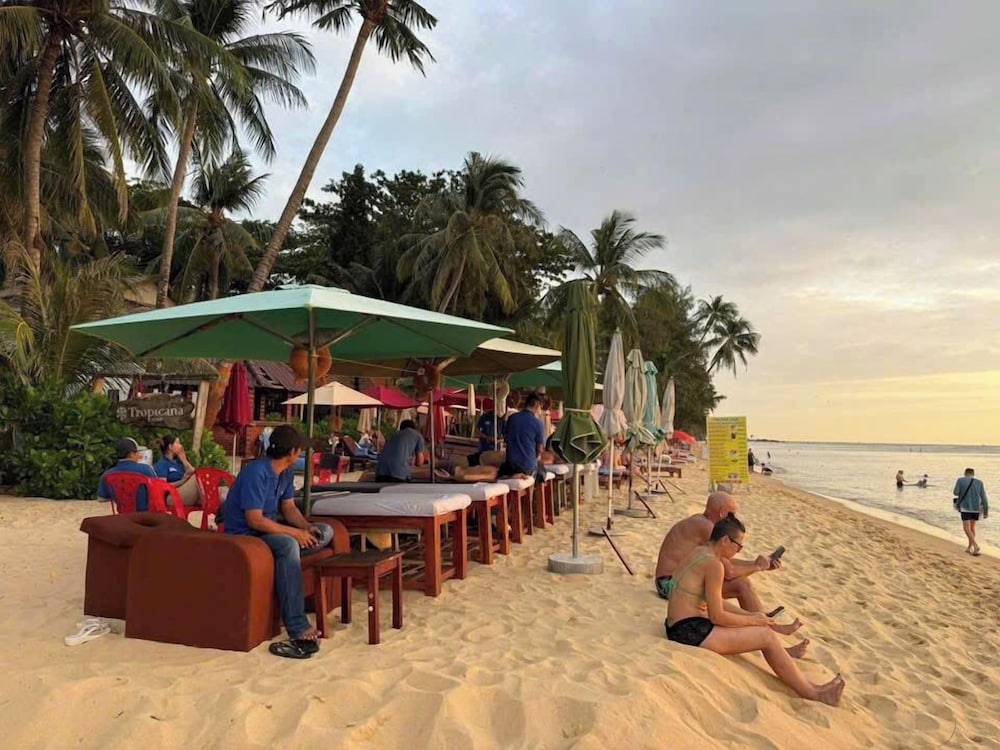Tropicana Resort 65/74