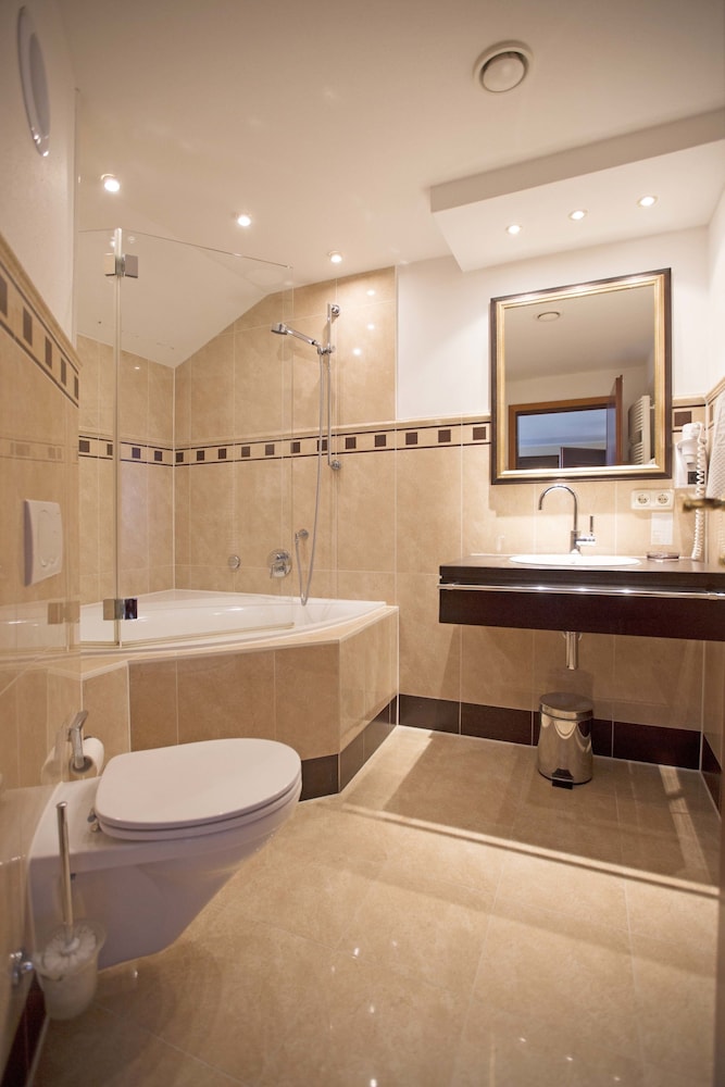 Gasthof Hotel Neuwirt 48/50