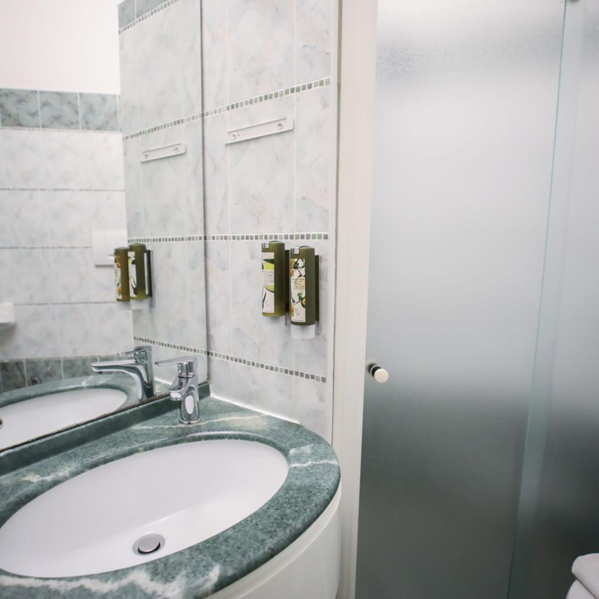 Gambrinus Tower Resort Hotel 52/53