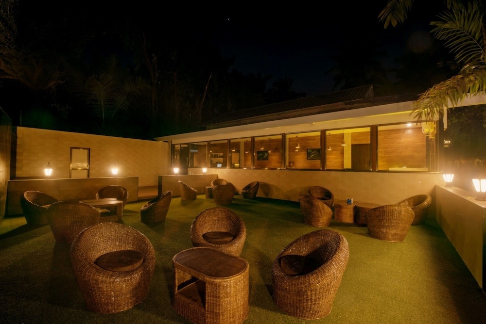 THE RESORT 73/77