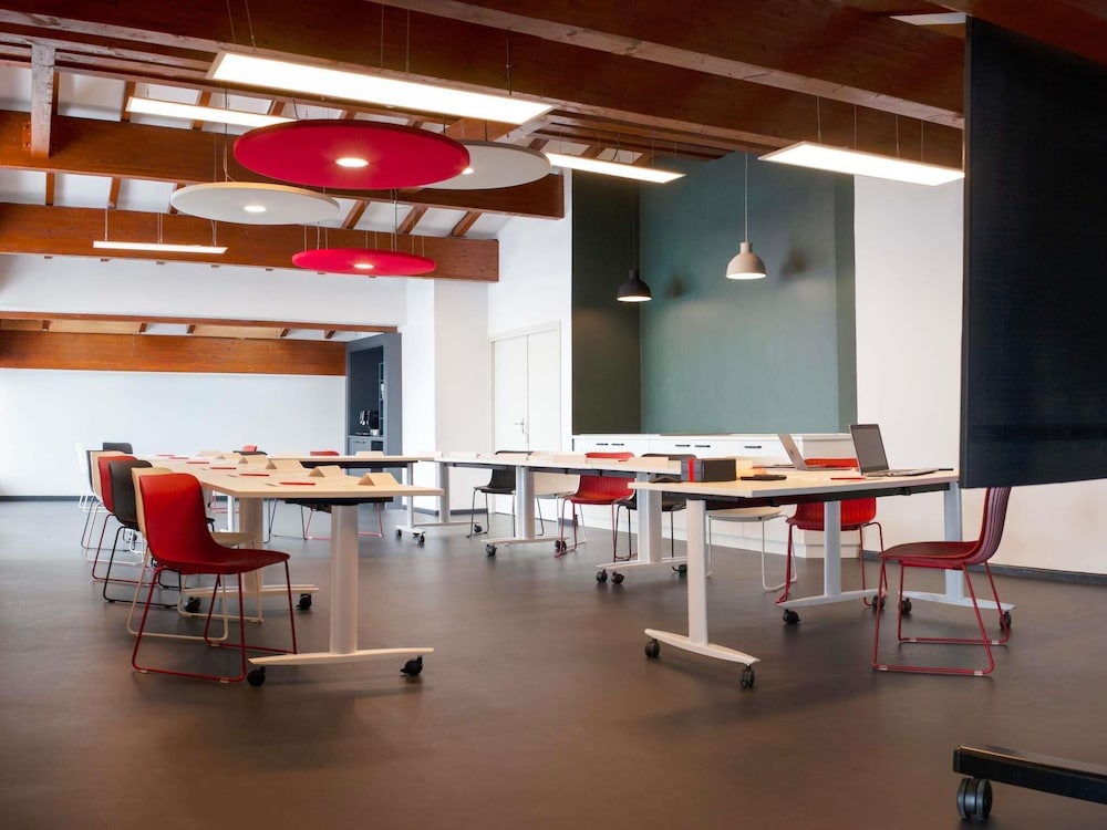 Ibis Pontarlier 57/65