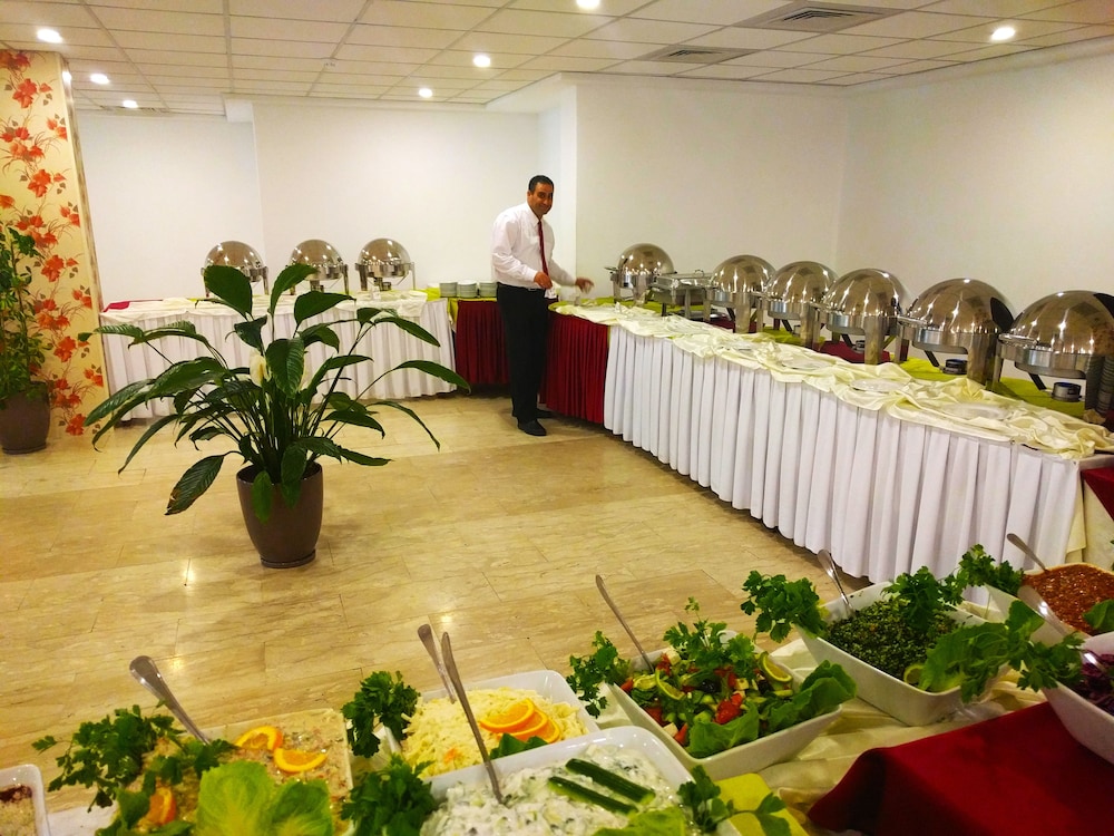 City Inn Palace Hotel 5/50