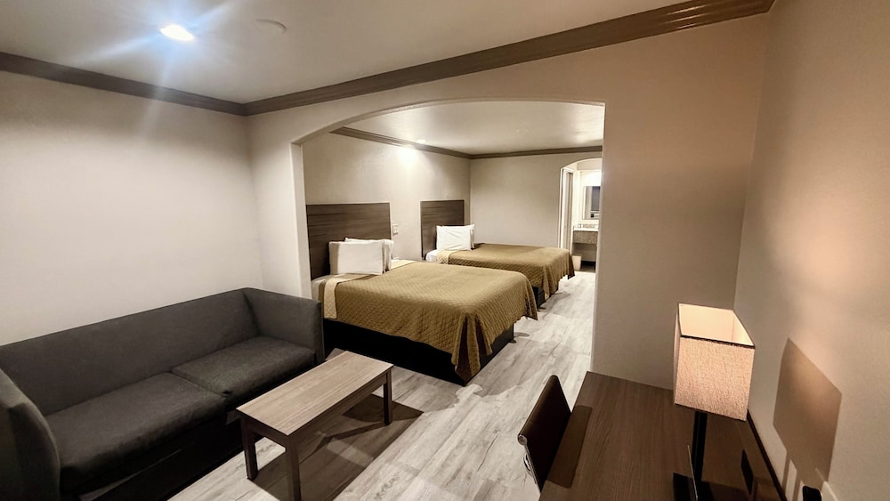 Luxury Inn & Suites Liberty 46/65