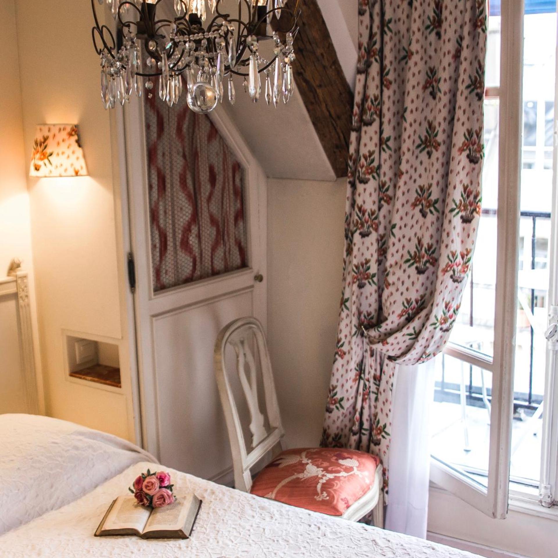 HOTEL CARON DE BEAUMARCHAIS 15/23