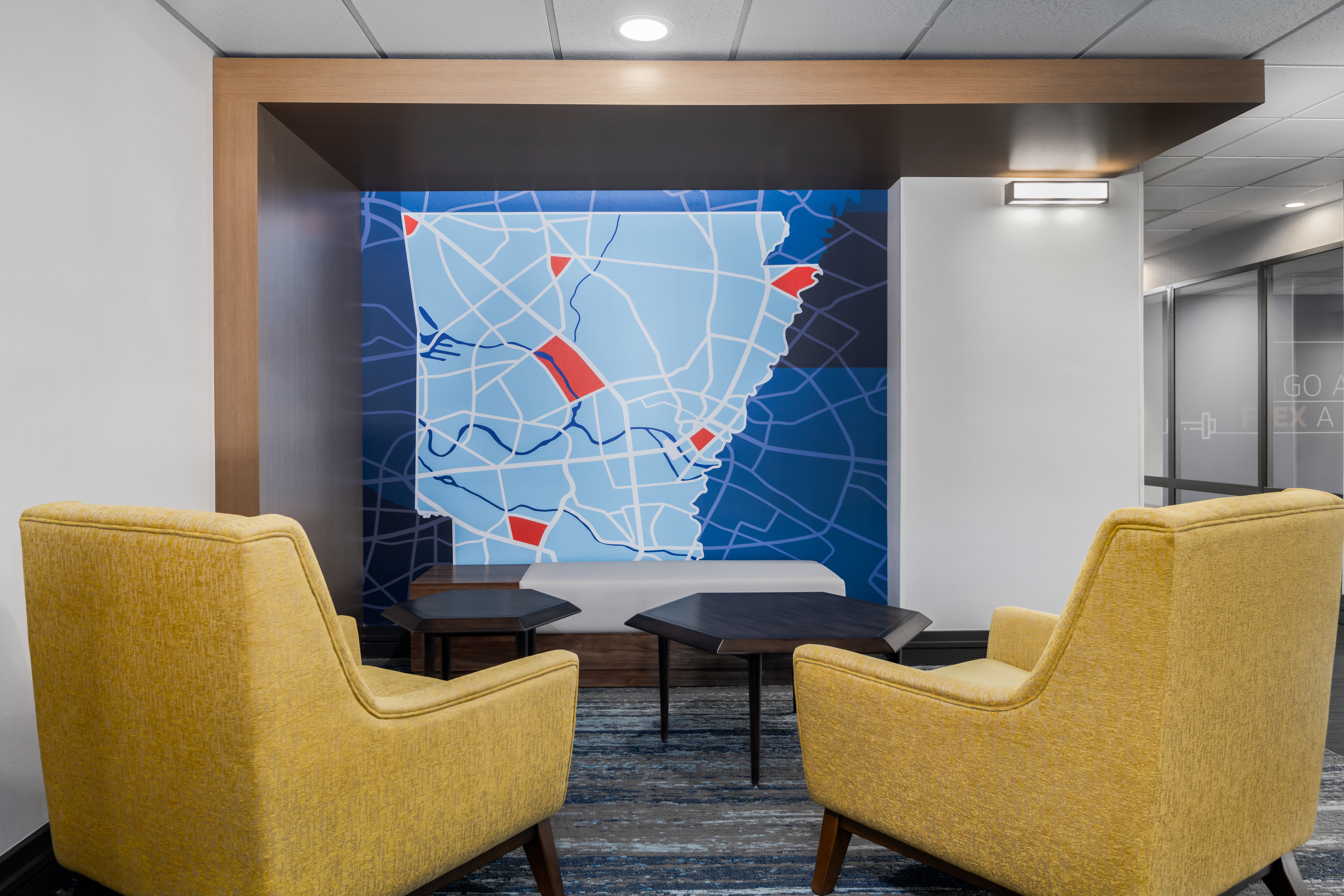 Holiday Inn Express Hotel Suites Bentonville 40/68